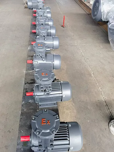 محرك تيار متردد غير متزامن ثلاثي الطور