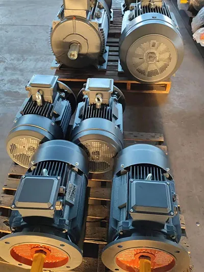 محرك تيار متردد غير متزامن ثلاثي الطور